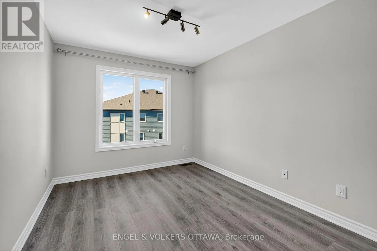 827 KINIW PRIVATE SE