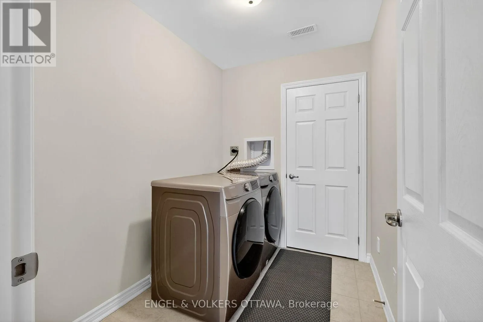 827 KINIW PRIVATE SE
