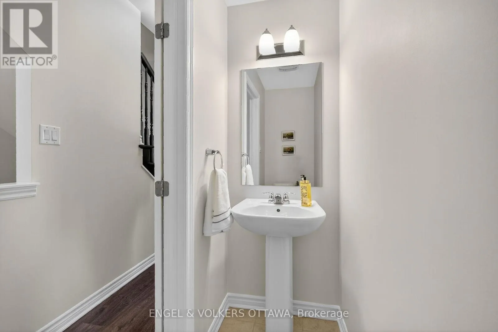 827 KINIW PRIVATE SE