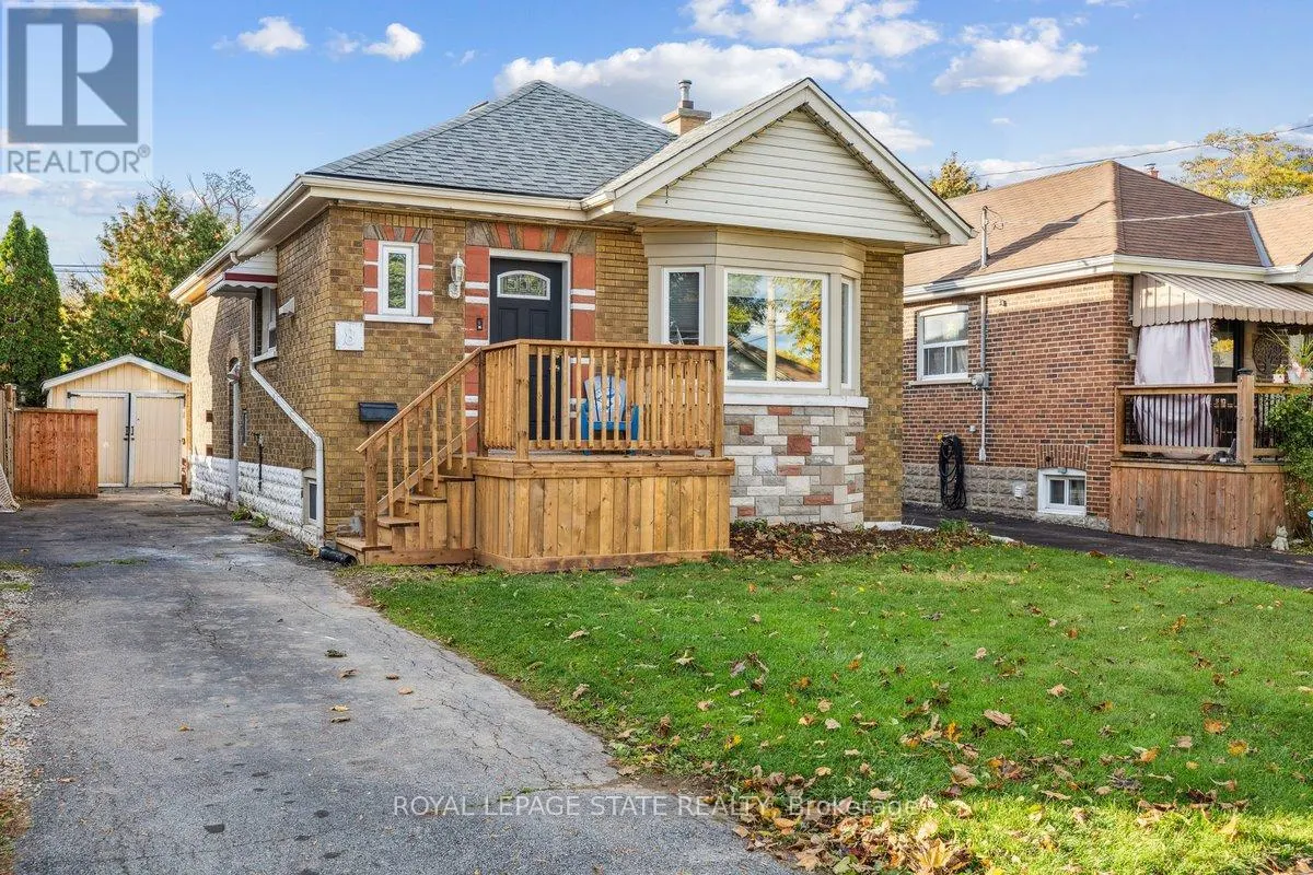 8 WAVELL AVENUE