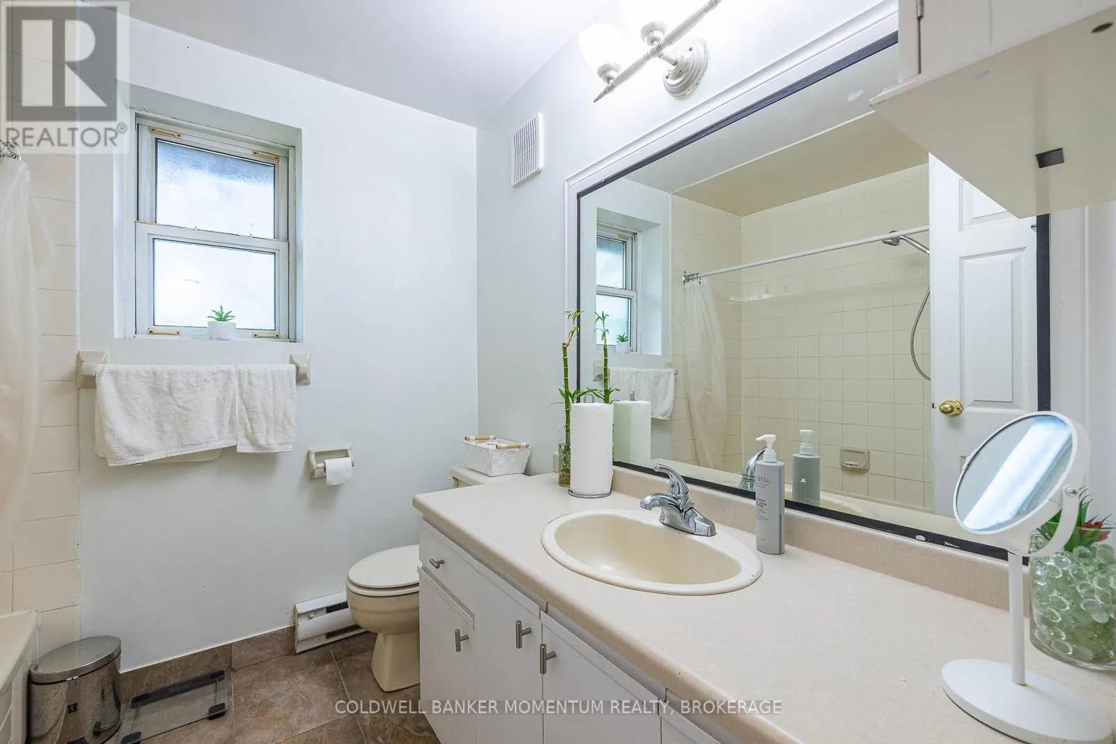 301 - 78 WELLAND STREET N, #301