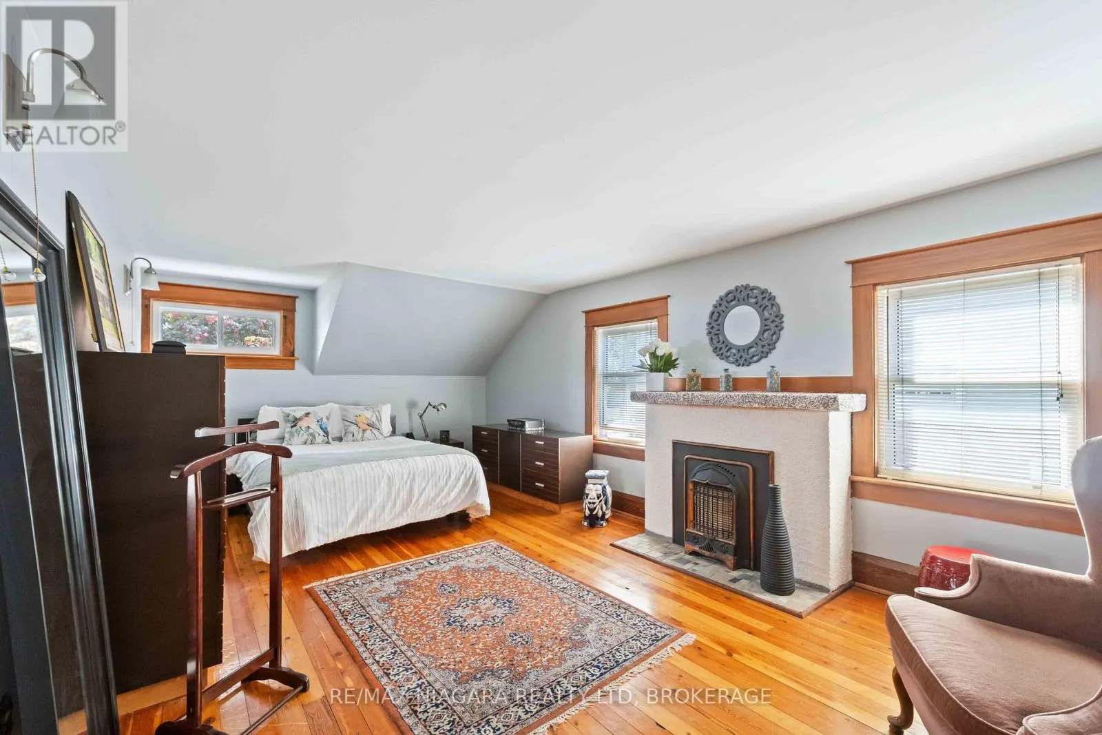 5761 PRINCE EDWARD AVENUE