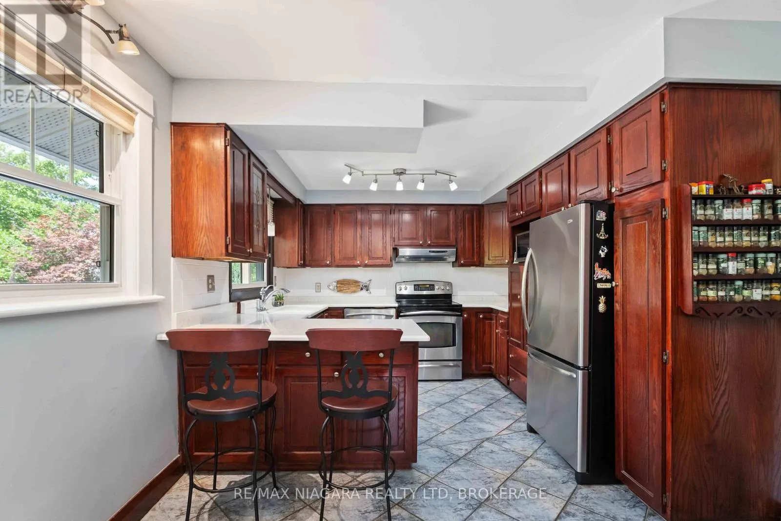 5761 PRINCE EDWARD AVENUE