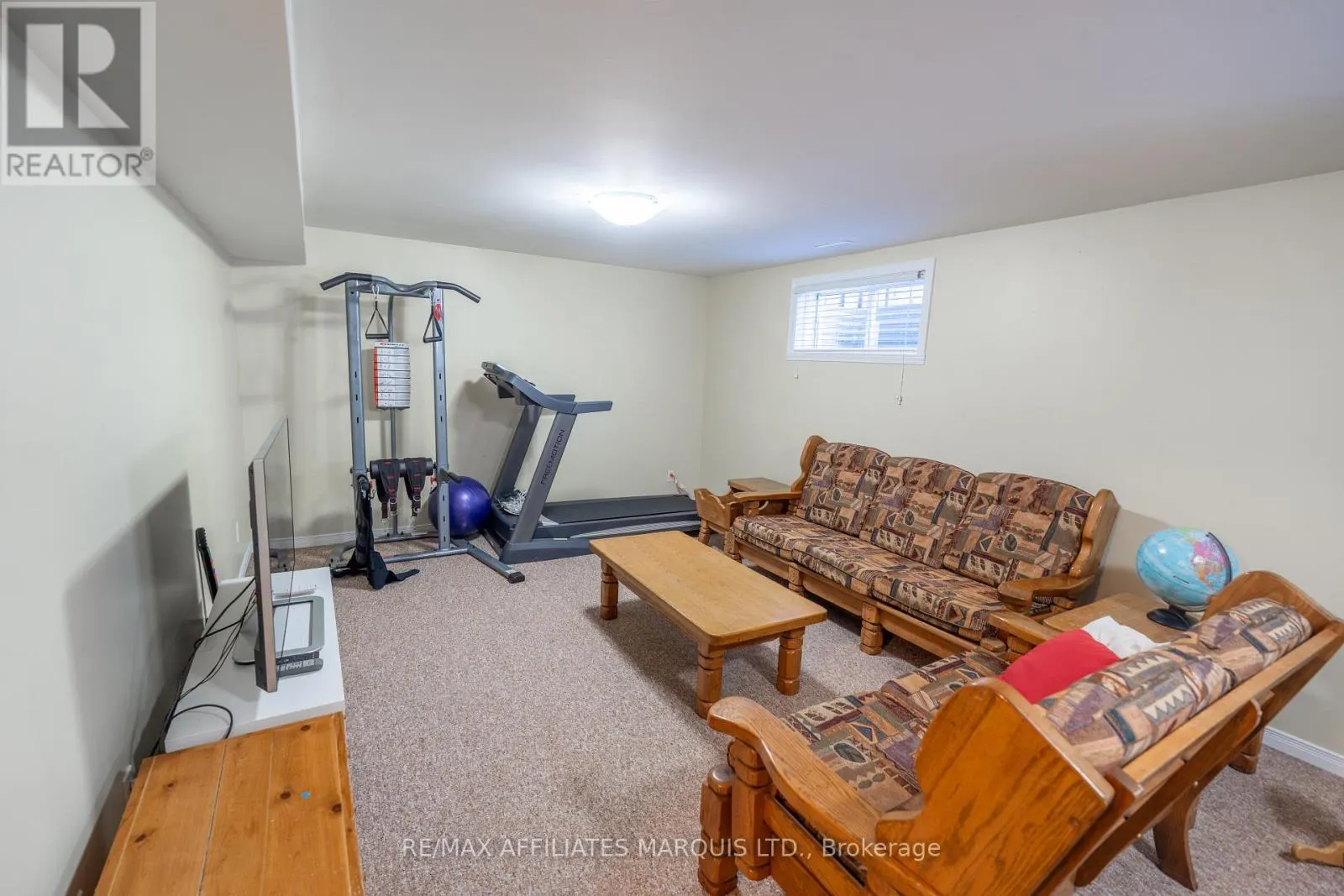 865 CHELSEA CRESCENT