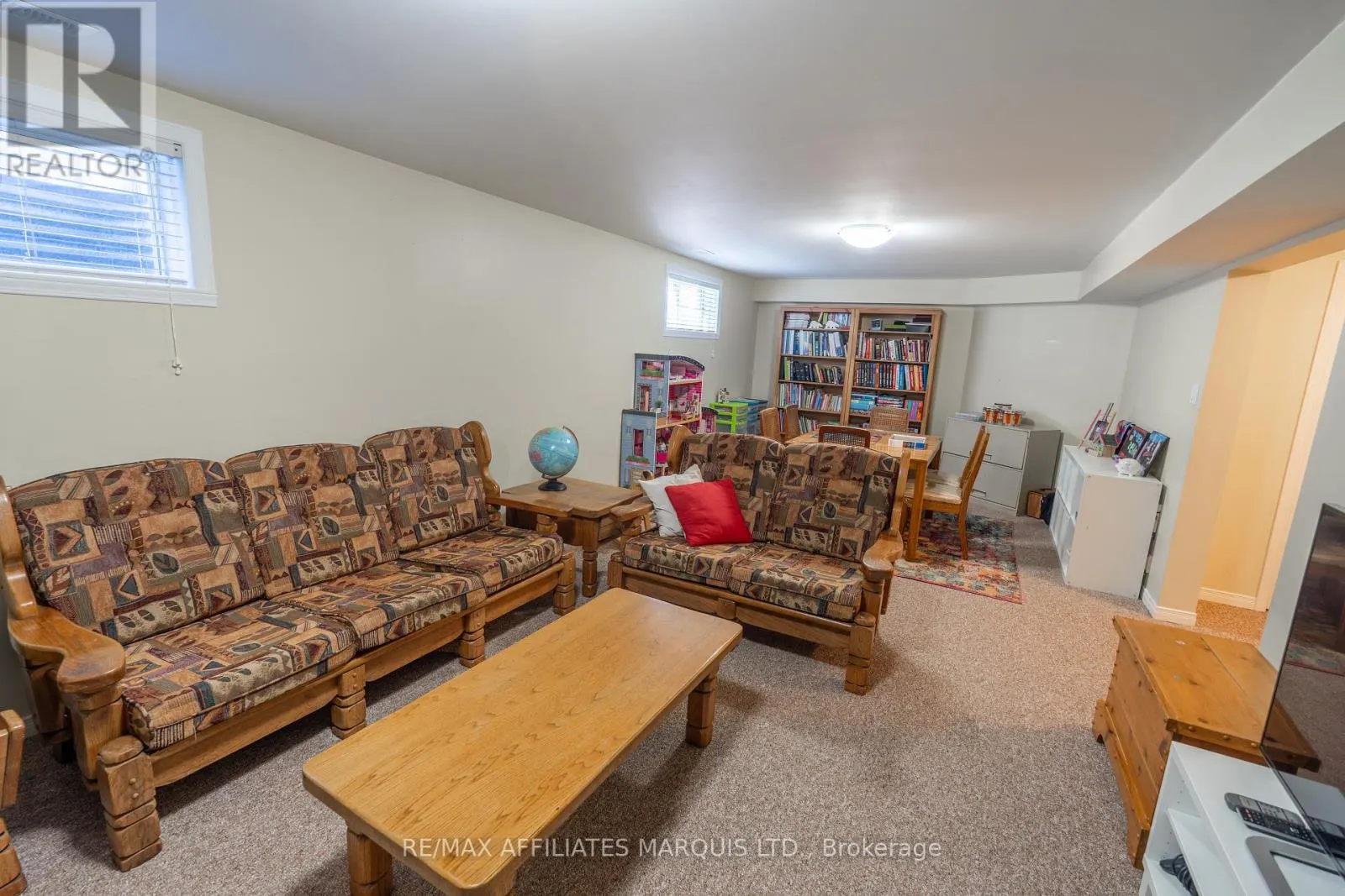 865 CHELSEA CRESCENT