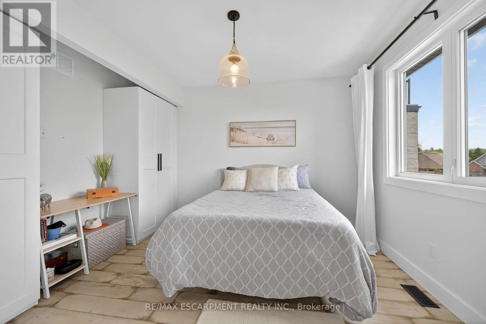 21 - 80 NEW LAKESHORE ROAD