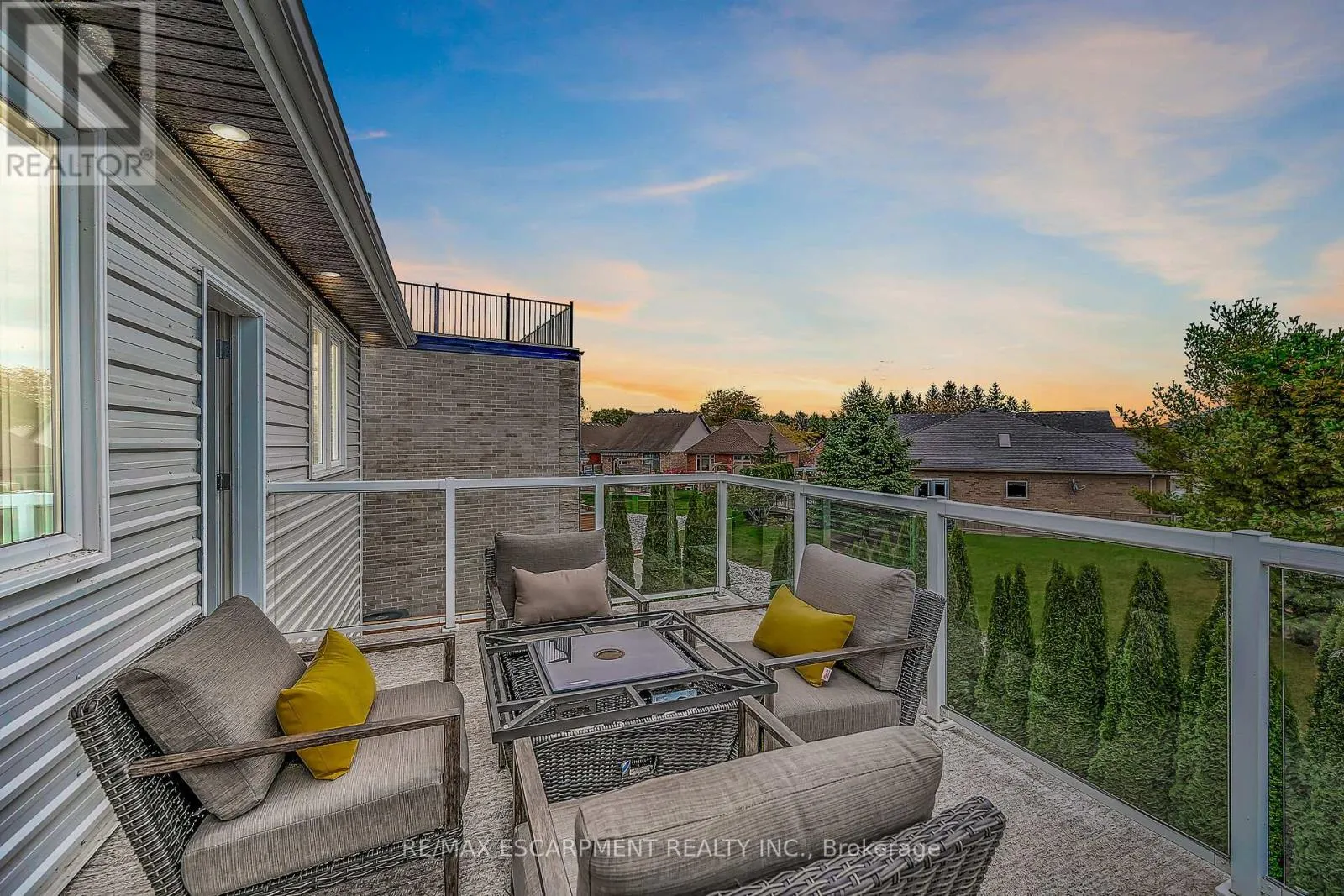 21 - 80 NEW LAKESHORE ROAD