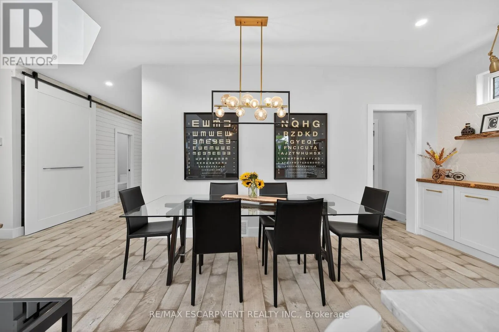 21 - 80 NEW LAKESHORE ROAD