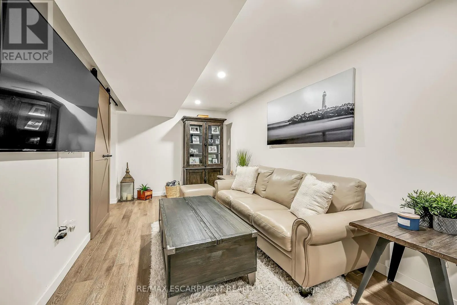 21 - 80 NEW LAKESHORE ROAD