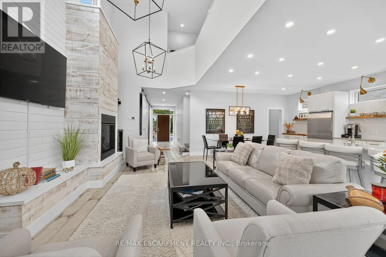 21 - 80 NEW LAKESHORE ROAD