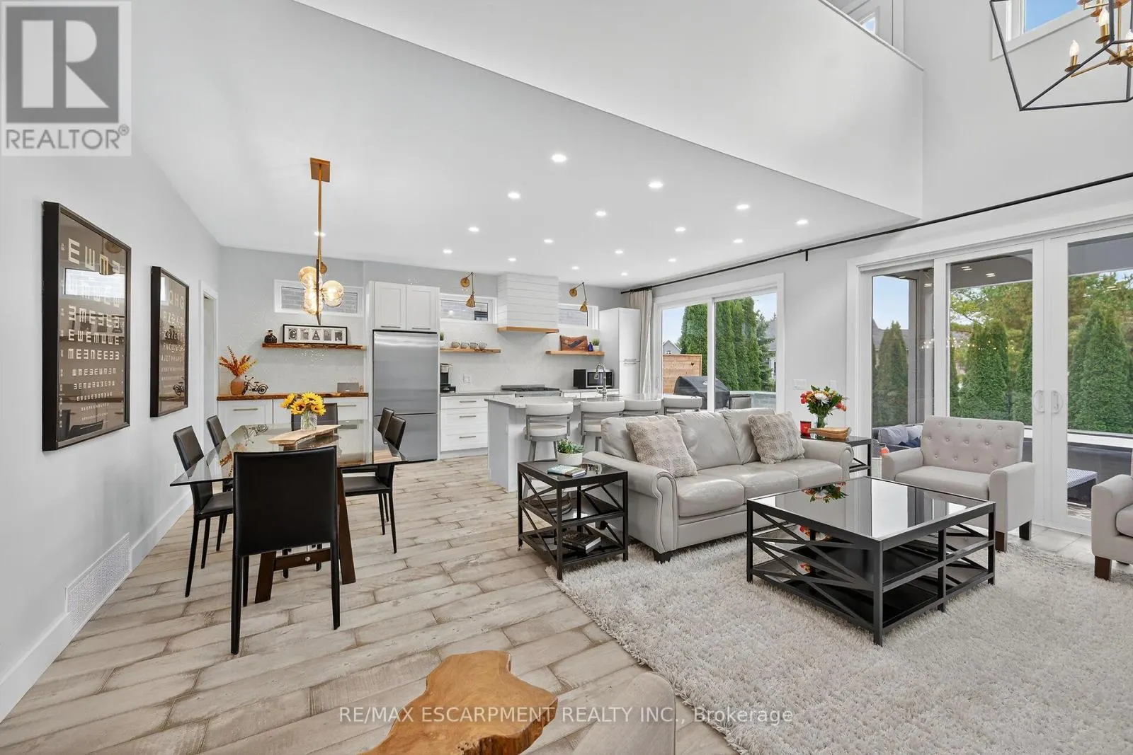21 - 80 NEW LAKESHORE ROAD