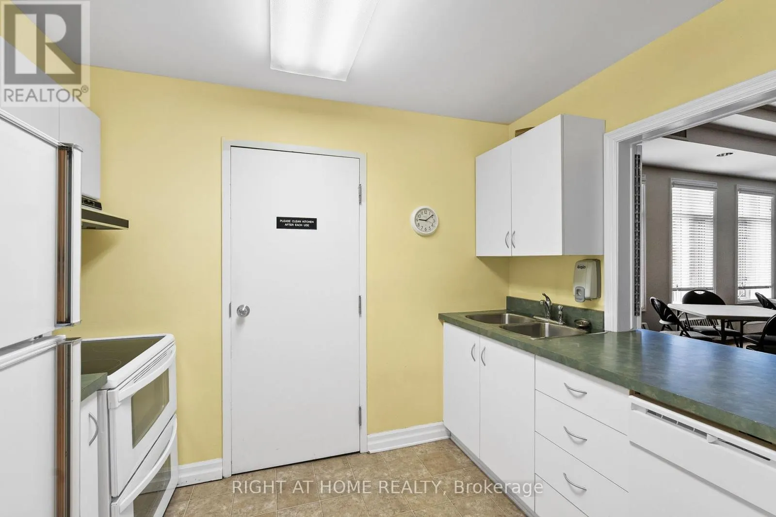 703 - 136 DARLINGTON PRIVATE SE