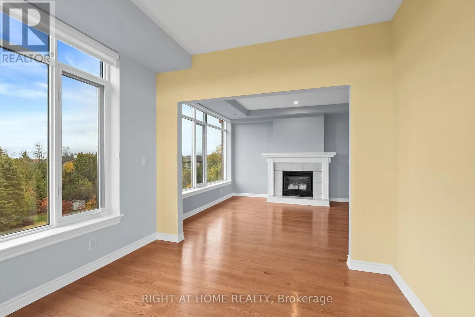 703 - 136 DARLINGTON PRIVATE SE