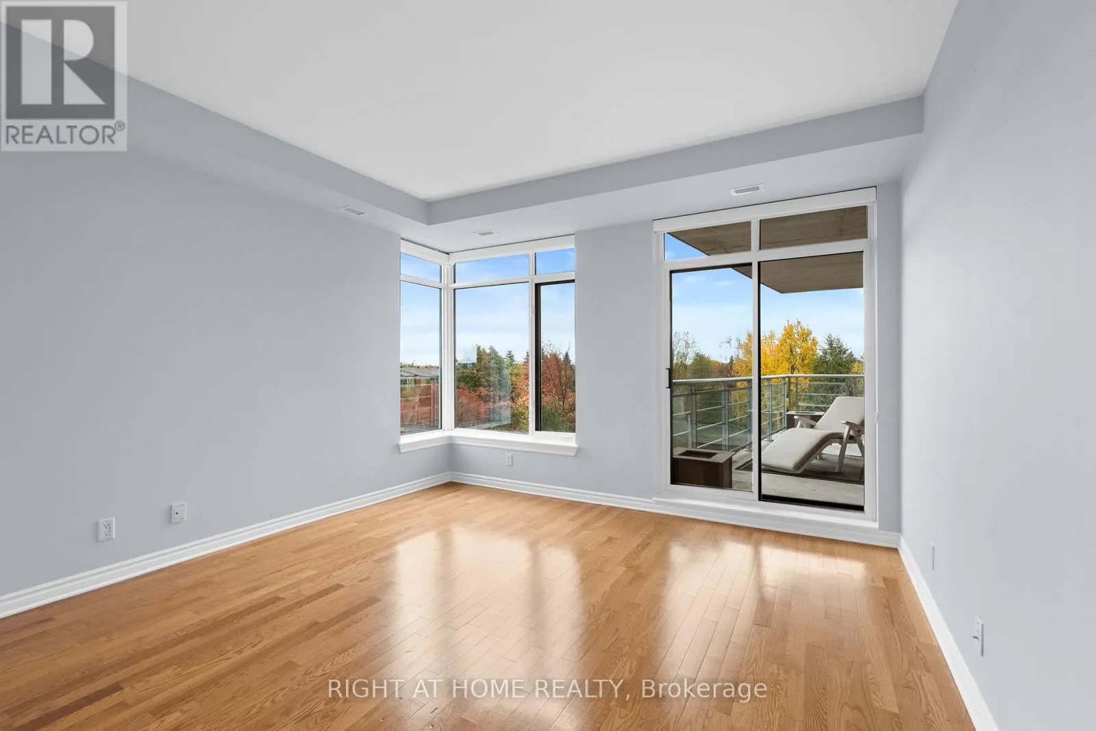 703 - 136 DARLINGTON PRIVATE SE