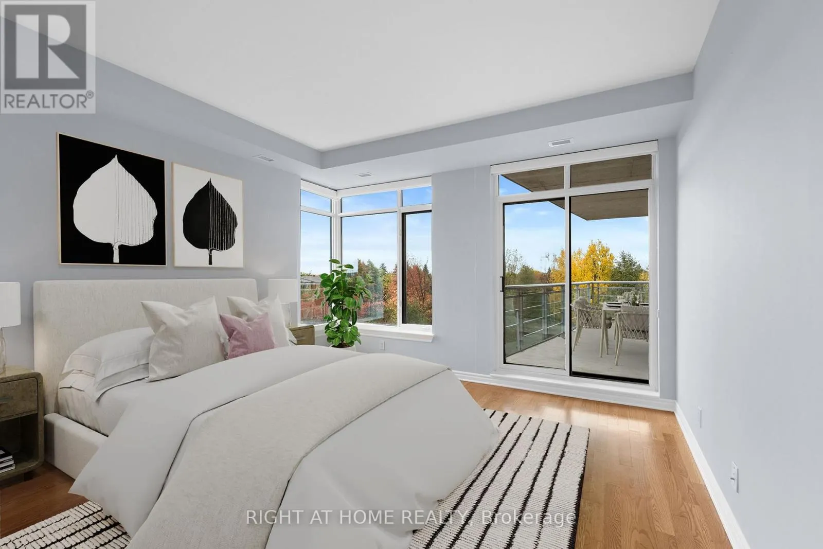 703 - 136 DARLINGTON PRIVATE SE