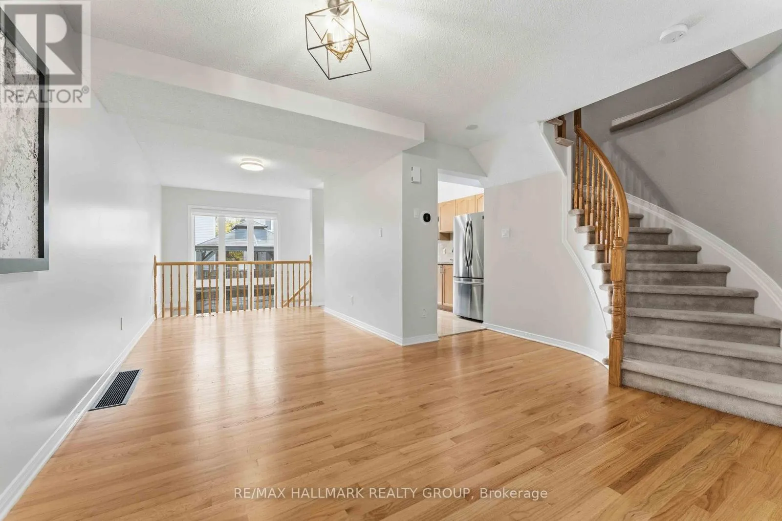 1072 BRASSEUR CRESCENT