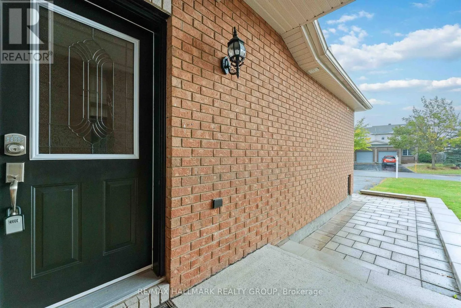 1072 BRASSEUR CRESCENT