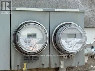 320+322 ANDRE AVENUE