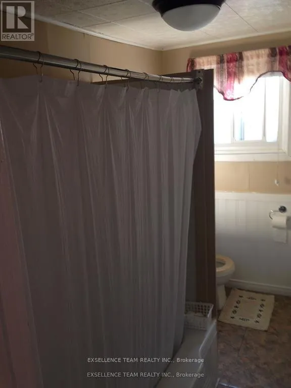 320+322 ANDRE AVENUE