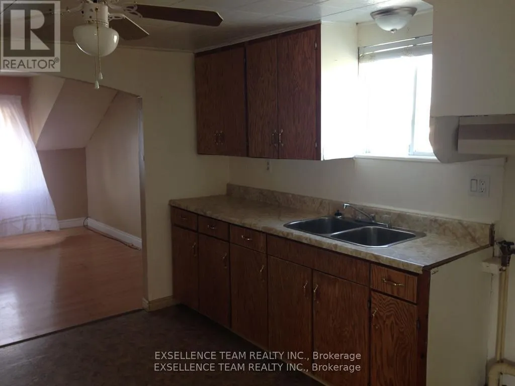 320+322 ANDRE AVENUE