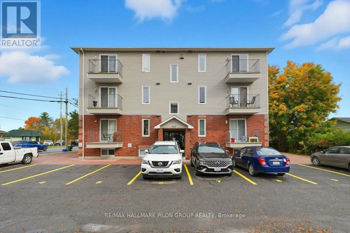 100 - 902 NOTRE DAME STREET