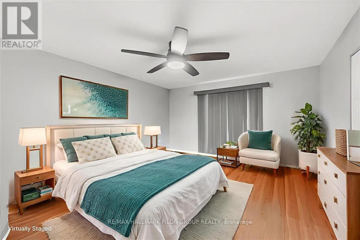 100 - 902 NOTRE DAME STREET