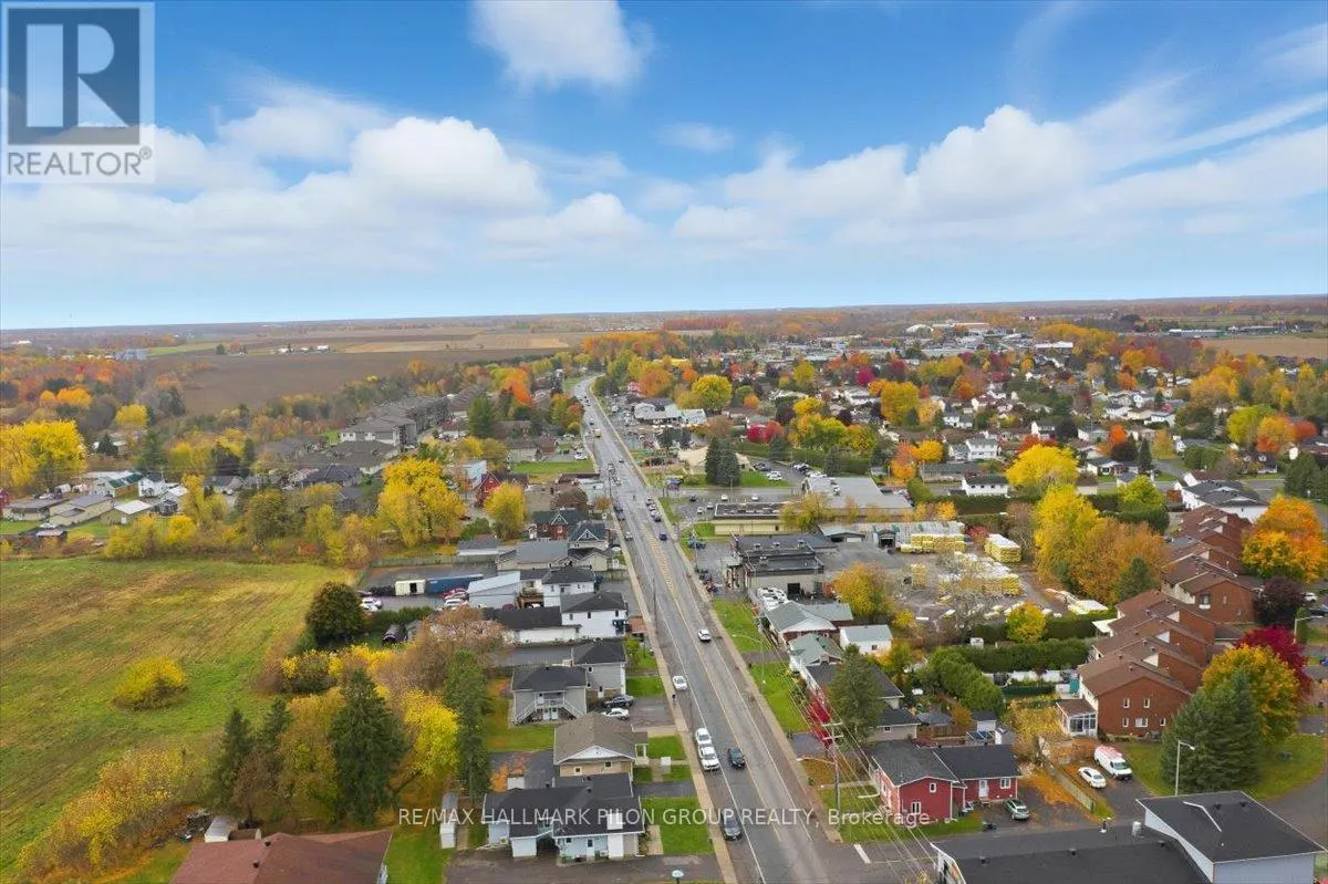 100 - 902 NOTRE DAME STREET