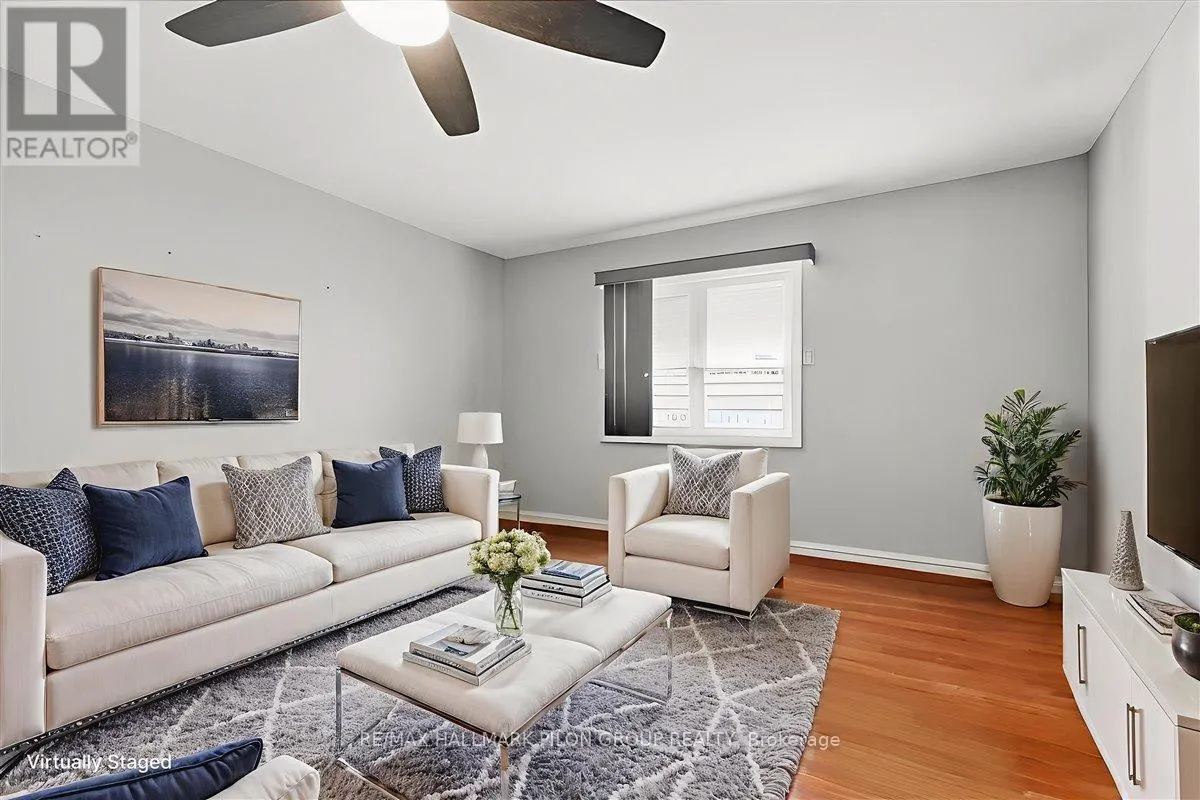 100 - 902 NOTRE DAME STREET