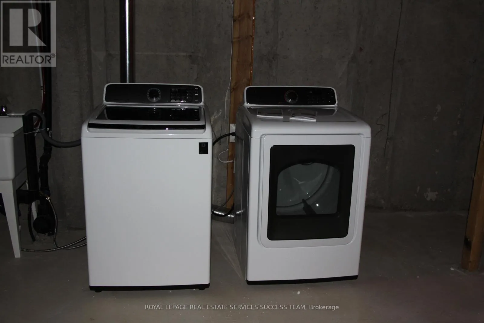 158 WEST OAK TRAIL N