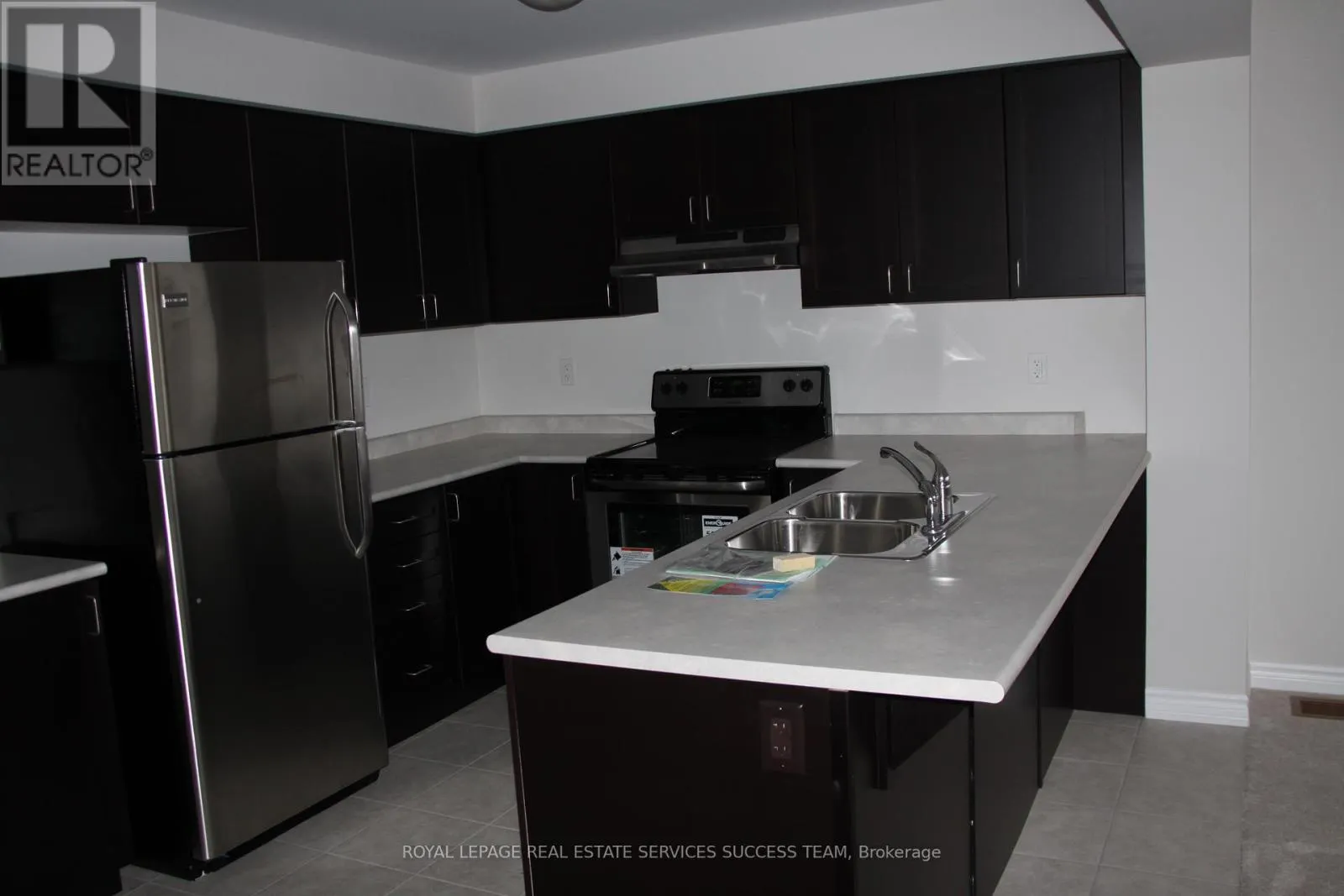 158 WEST OAK TRAIL N