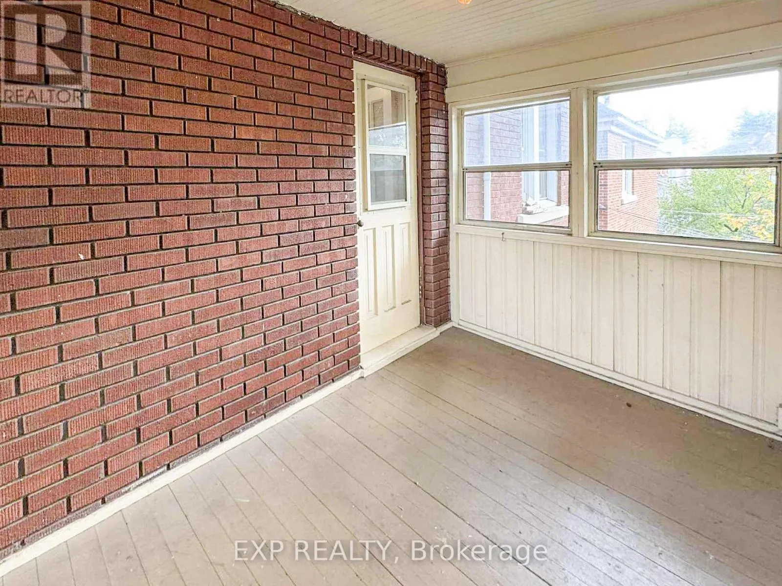 464 HOLLAND AVENUE