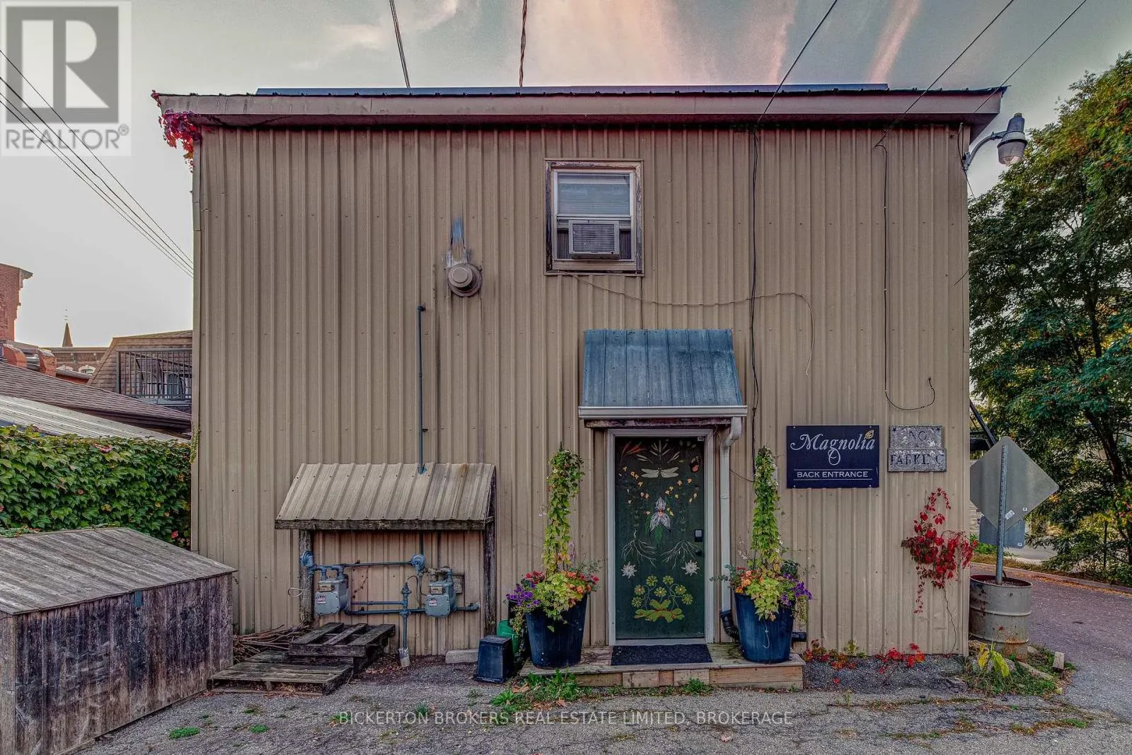 66 KING STREET E