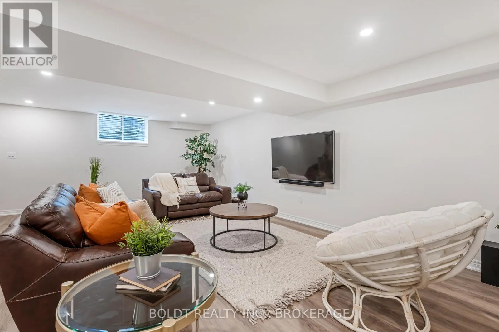 80 SUMMERSIDES BOULEVARD