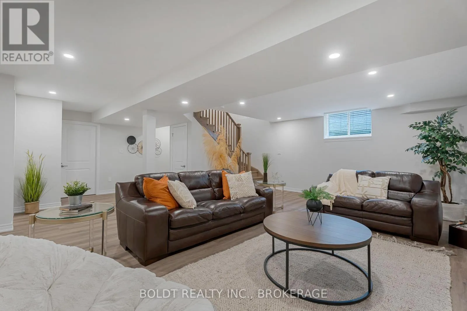 80 SUMMERSIDES BOULEVARD