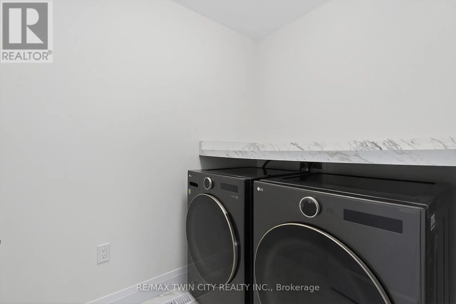 209 JEFFREY PLACE