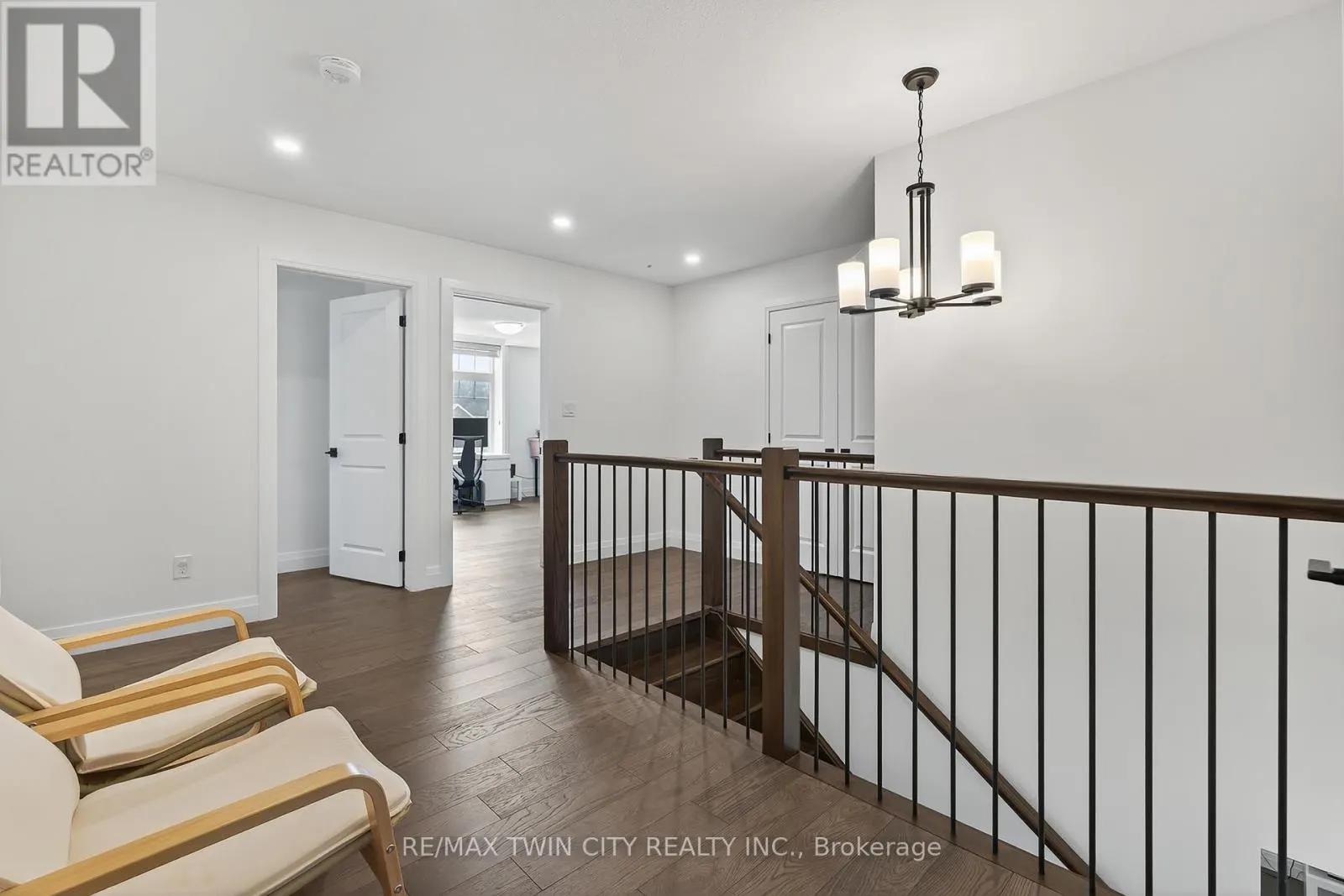 209 JEFFREY PLACE