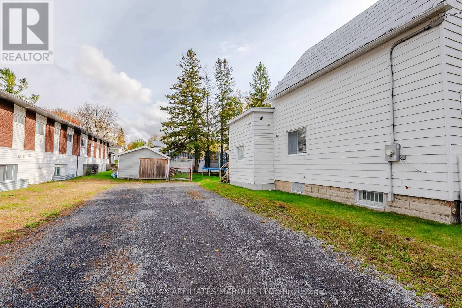 18 MECHANIC STREET W