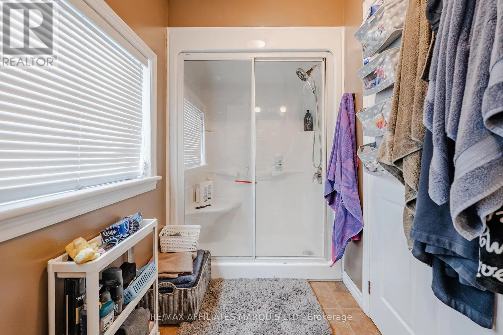 18 MECHANIC STREET W