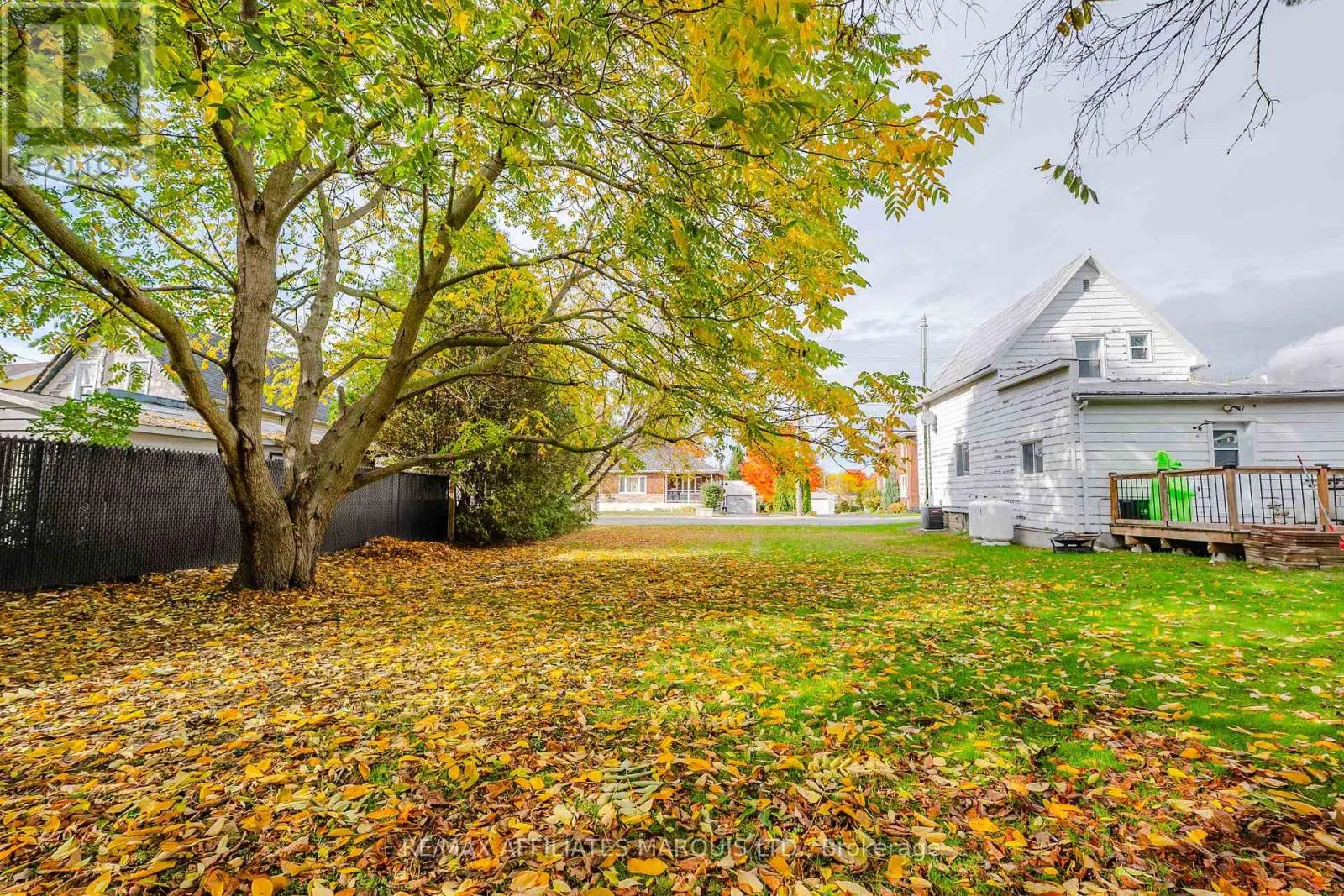 18 MECHANIC STREET W