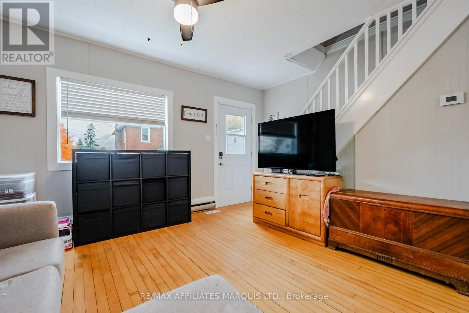 18 MECHANIC STREET W