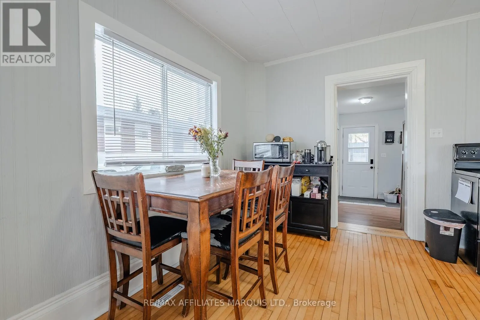 18 MECHANIC STREET W