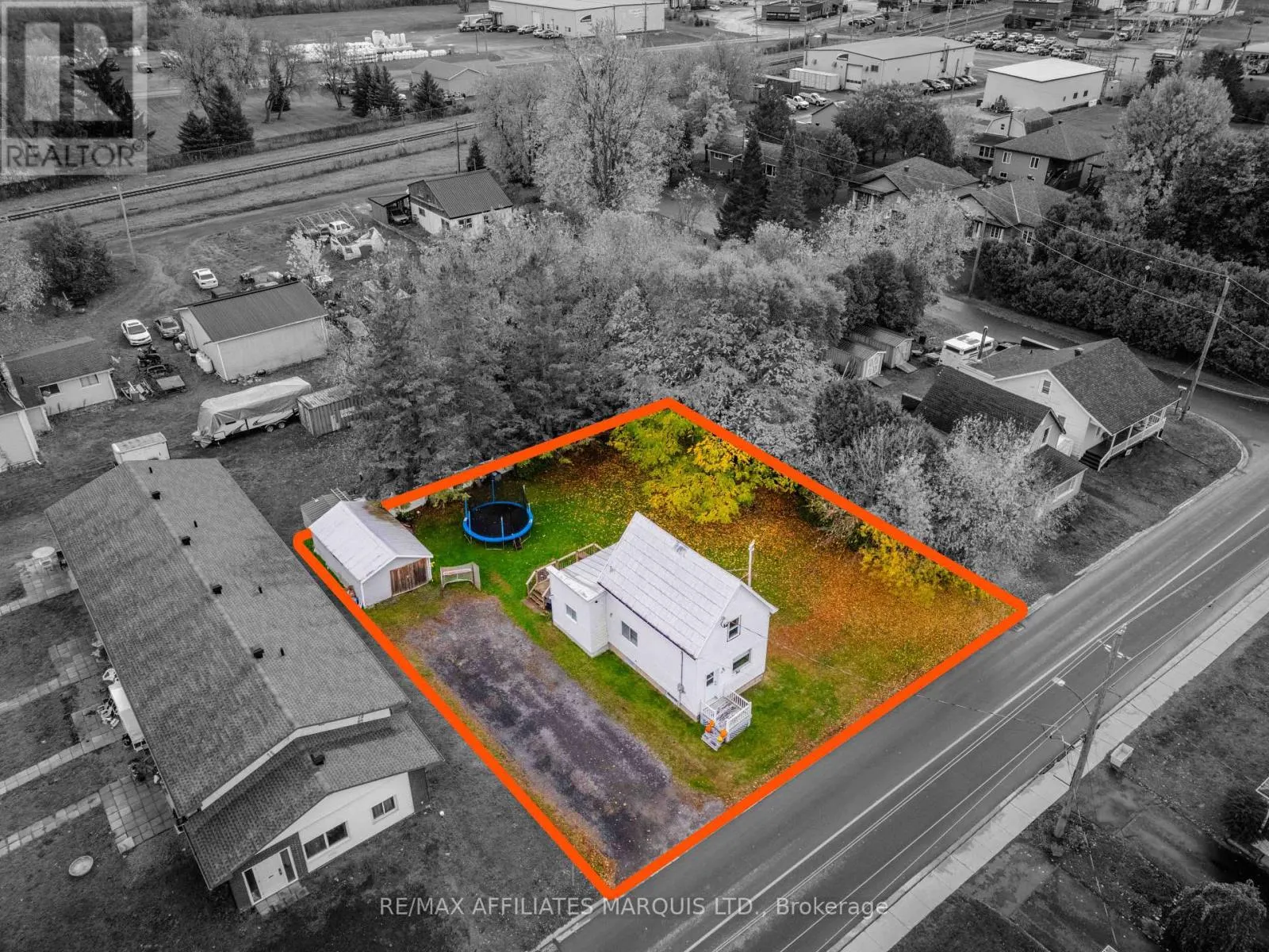 18 MECHANIC STREET W