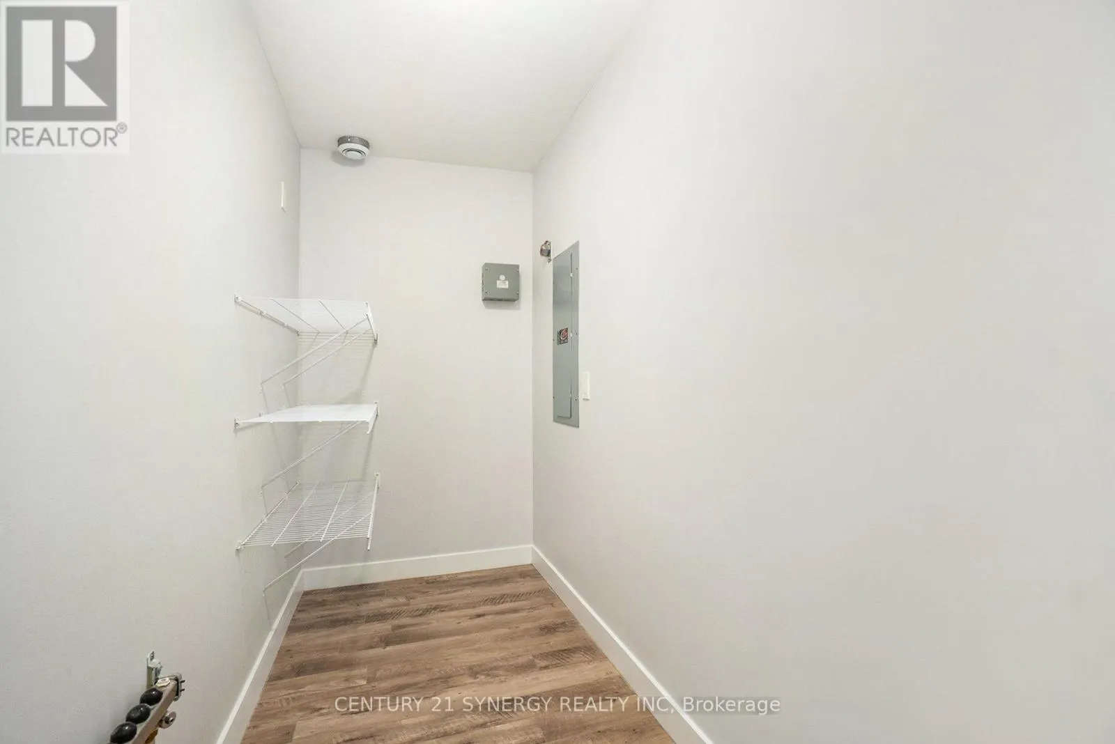 2 - 100 LAURIER STREET