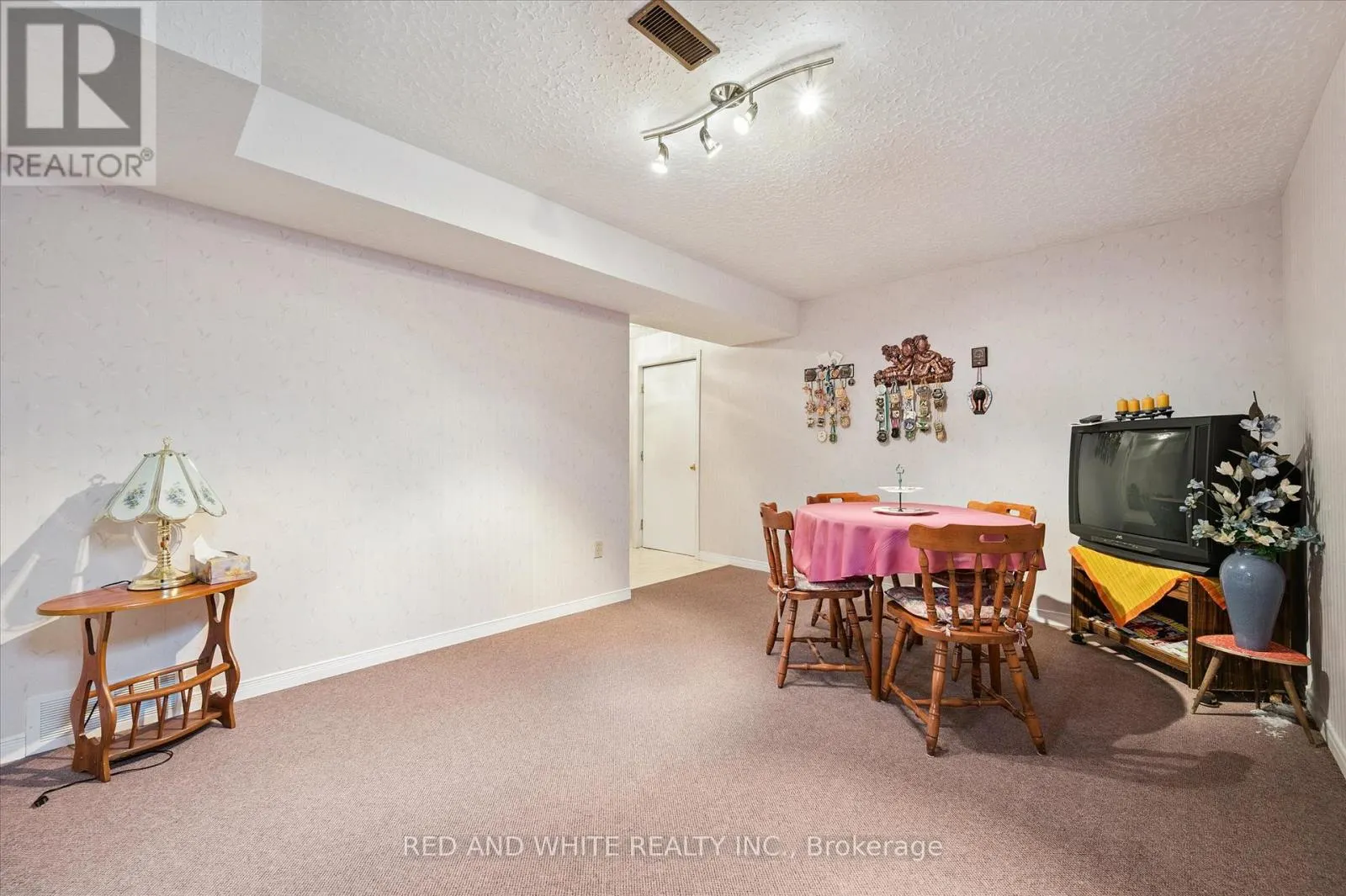 172 MAYBERRY COURT