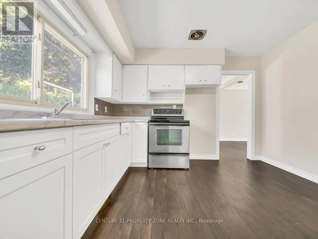 1002 EASTLAWN AVENUE