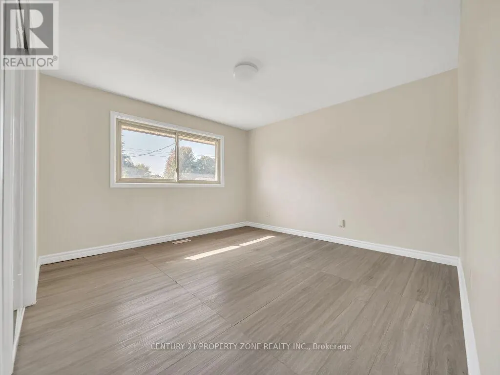 1002 EASTLAWN AVENUE