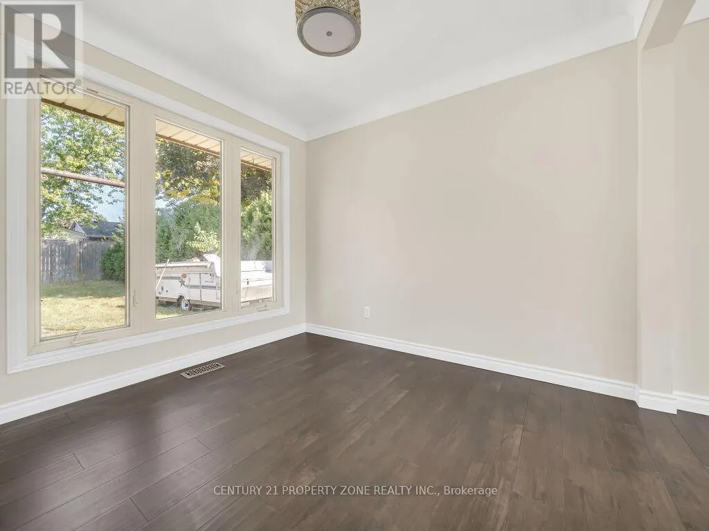 1002 EASTLAWN AVENUE