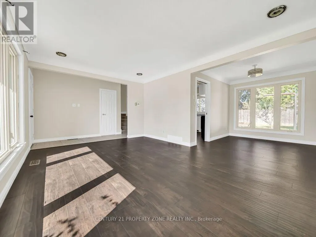 1002 EASTLAWN AVENUE