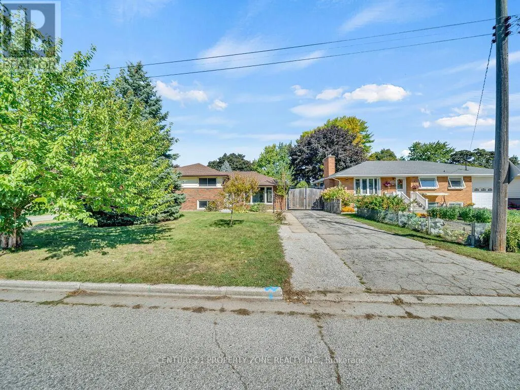 1002 EASTLAWN AVENUE