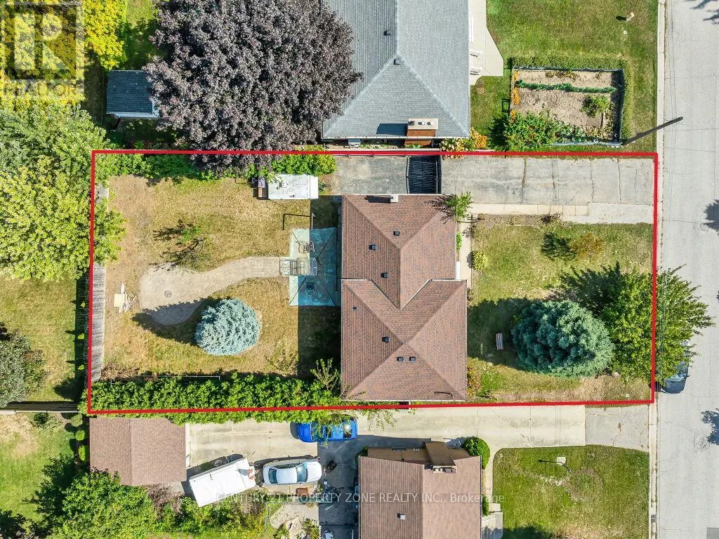 1002 EASTLAWN AVENUE